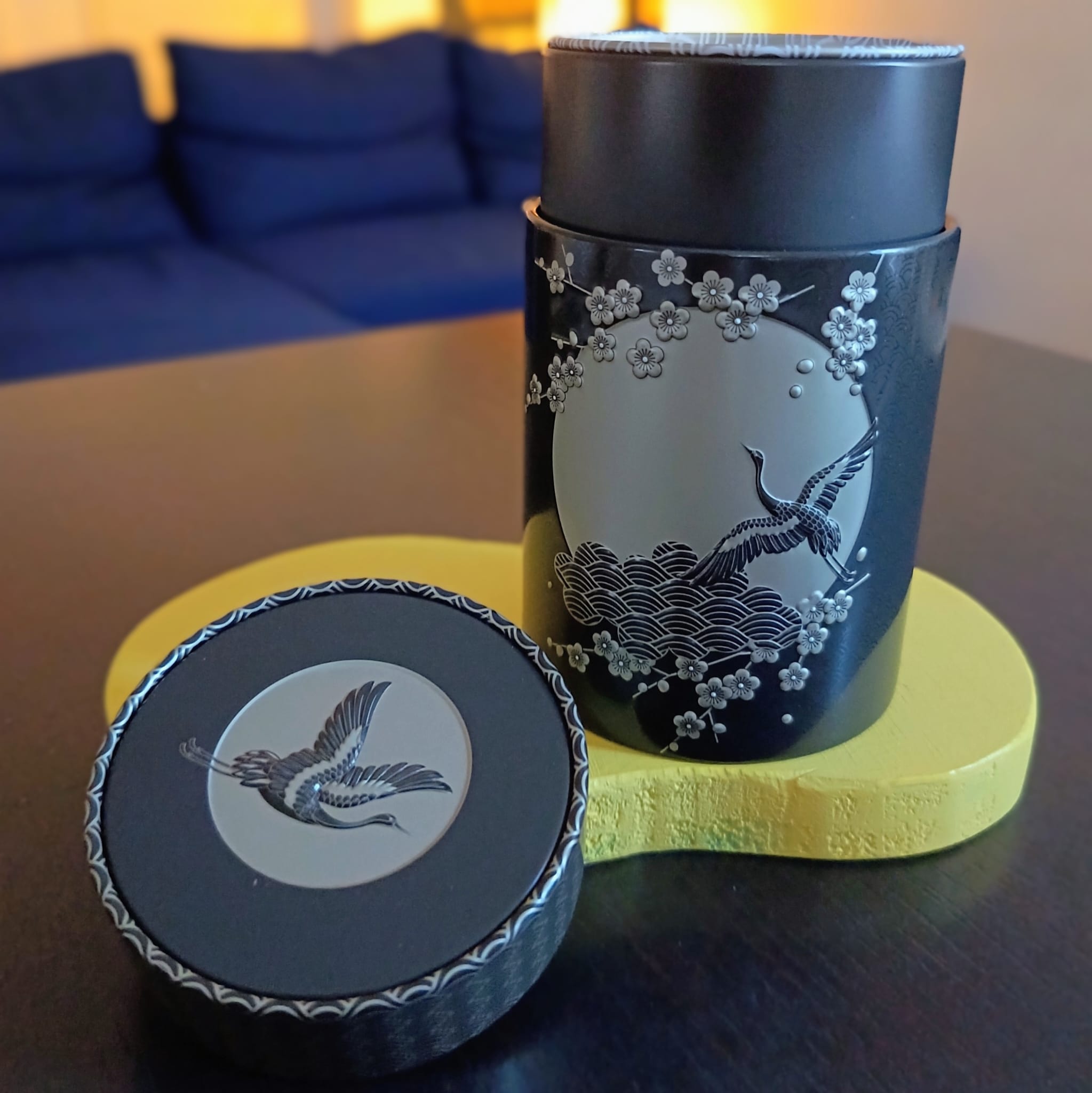BOÎTE A THÉ MÉTALLIQUE KOMOREBI NOIRE 150g Teavora