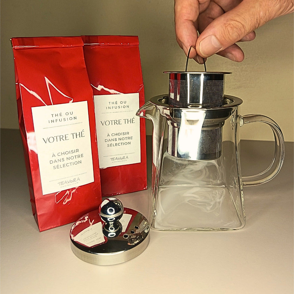 Coffret cadeau Teavora : théière carrée en verre et deux sachets de thé de 50 g au choix