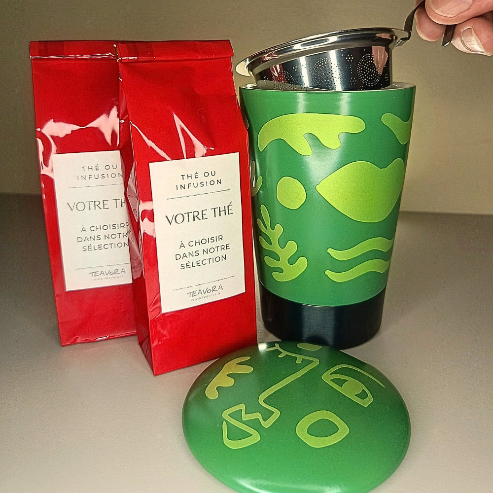 Coffret cadeau Teavora : tisanière en porcelaine et deux sachets de thé de 50 g au choix