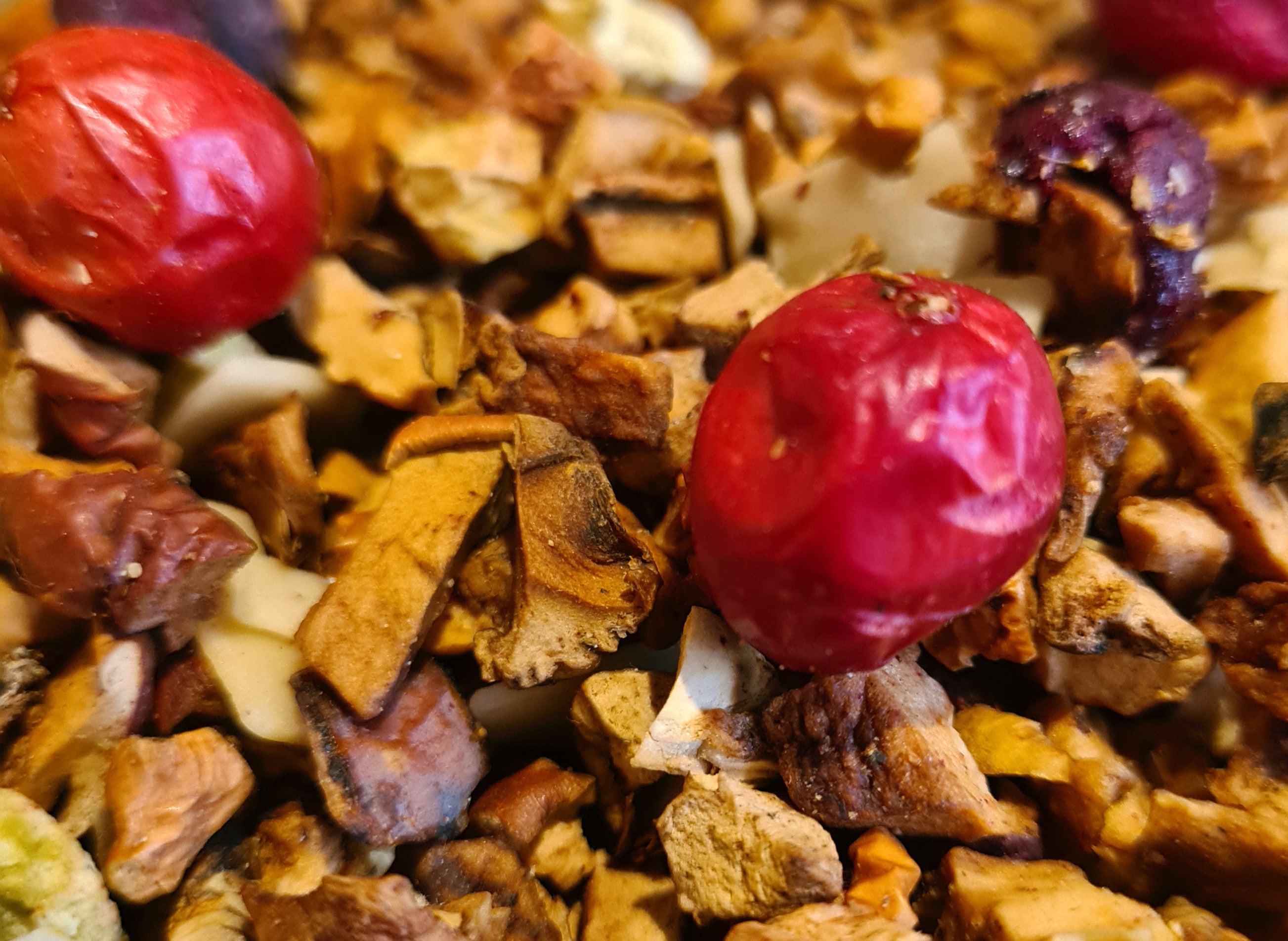 Sachet vrac d'infusion fruitée Un Petit Coquin, Teavora, pomme, coco, kiwi, cerise, canneberge, gourmande et sans théine.