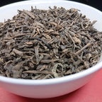 Thé noir bio de Chine Grand Yu-nan Imperial Teavora en tasse, au petit déjeuner