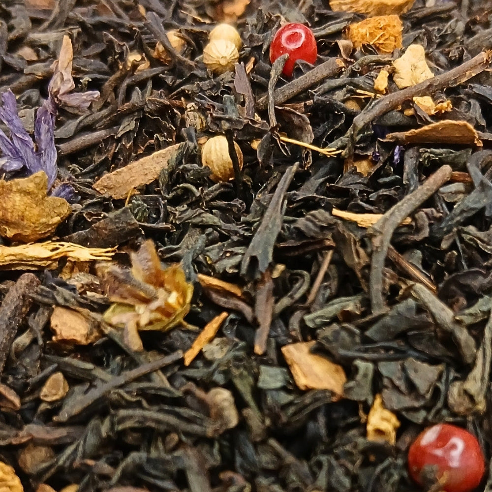 Thé noir Witch's House Teavora en vrac : pain d'épices, amande, cacao, poivre rose — pour l'automne et l'hiver