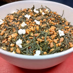 Thé vert bio du Japon Genmaicha Kagoshima Teavora en tasse, au déjeuner : riz, maïs, pop-corn
