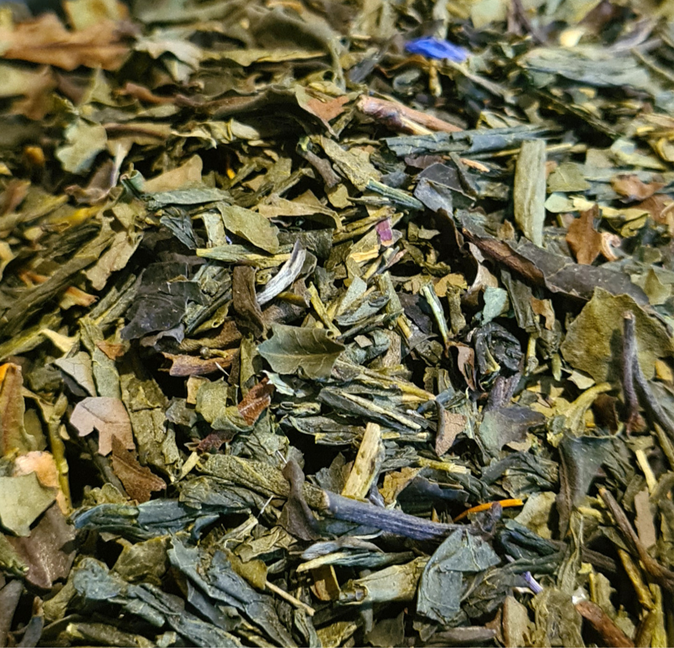 Sachet vrac de thé vert et blanc bio PERLE BLANCHE, litchi, fraise, rose, genièvre, souci.